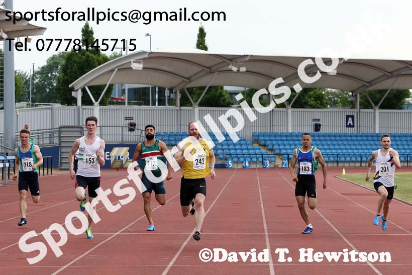 Senior mens 200 metres, Northern Senior and Under-20s Champs., Sports City, Manchester. Photo: David T. Hewitson/Sports for All Pics